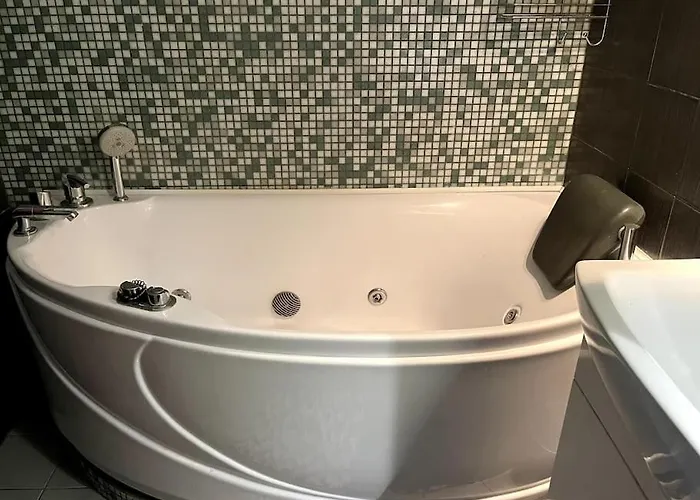 Kena Korter Kesklinnas Ja Ranna Laehedal!